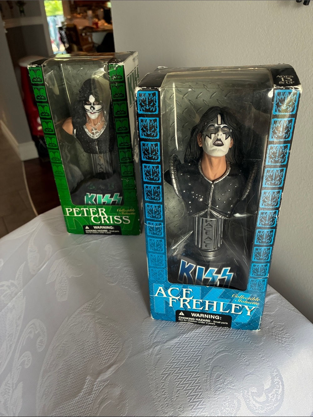 Kiss Collectible Busts Peter Criss (Green) & Ace Frehley (Blue)